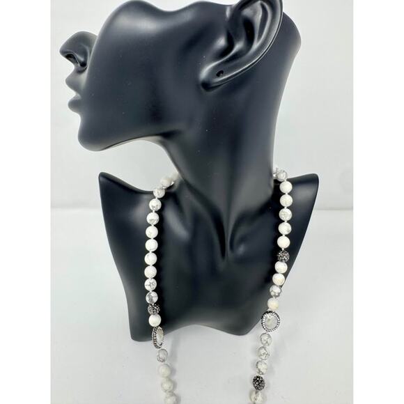 Long Hamsa necklace - Picture 6 of 7